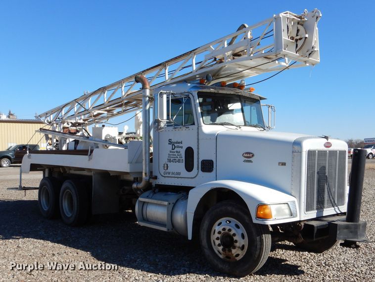 image for item IE9643 1993 Peterbilt 375  drilling rig truck