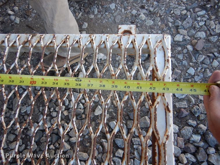 image for item IE9643 1993 Peterbilt 375  drilling rig truck