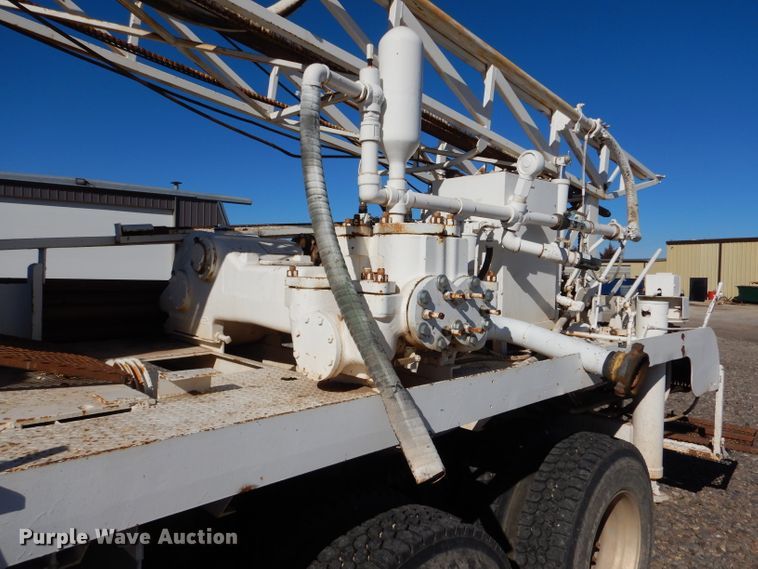 image for item IE9643 1993 Peterbilt 375  drilling rig truck