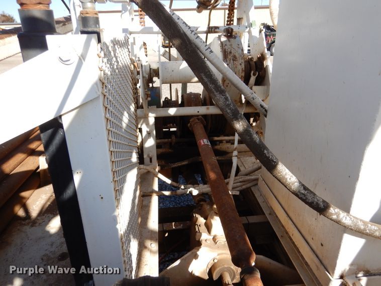 image for item IE9643 1993 Peterbilt 375  drilling rig truck