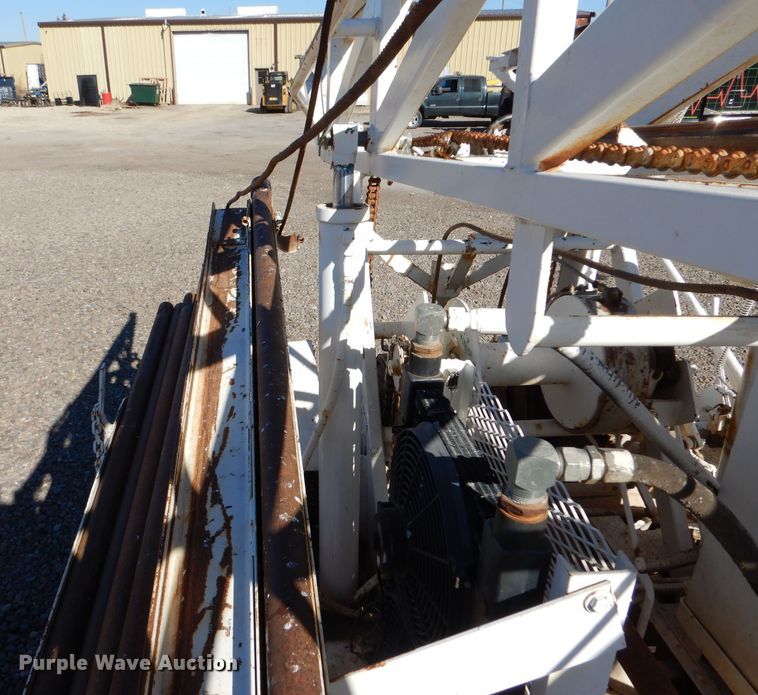 image for item IE9643 1993 Peterbilt 375  drilling rig truck