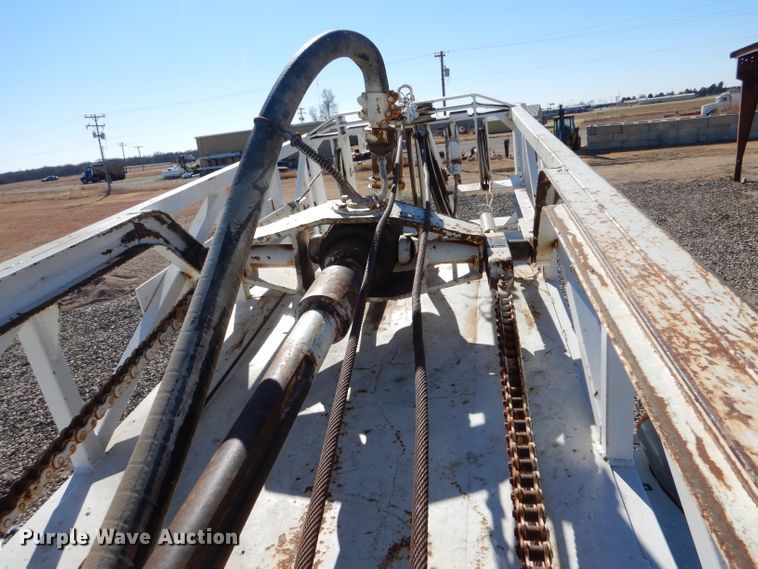 image for item IE9643 1993 Peterbilt 375  drilling rig truck