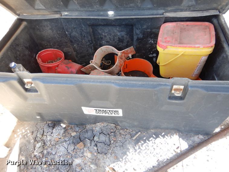 image for item IE9643 1993 Peterbilt 375  drilling rig truck