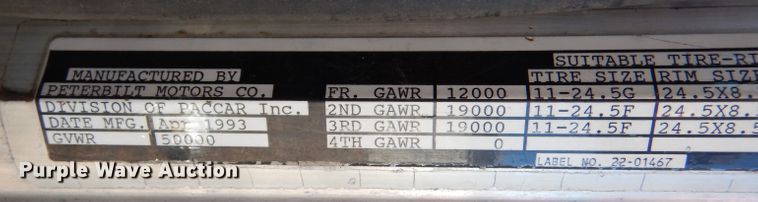 image for item IE9643 1993 Peterbilt 375  drilling rig truck