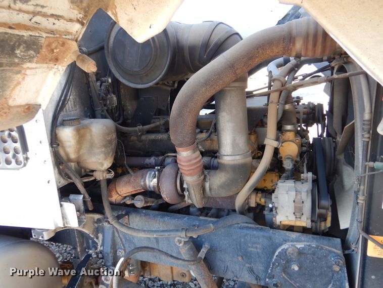 image for item IE9643 1993 Peterbilt 375  drilling rig truck