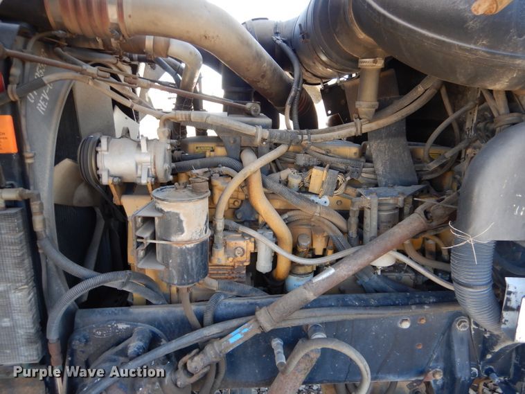 image for item IE9643 1993 Peterbilt 375  drilling rig truck