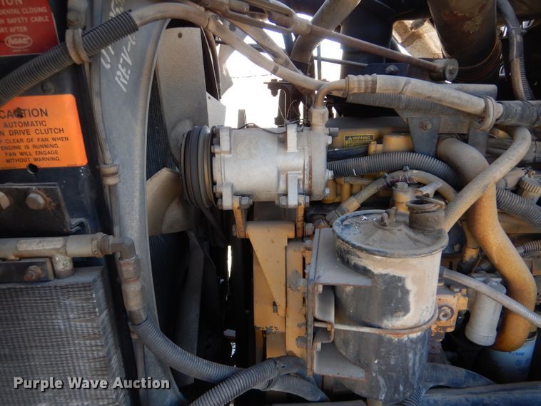 image for item IE9643 1993 Peterbilt 375  drilling rig truck