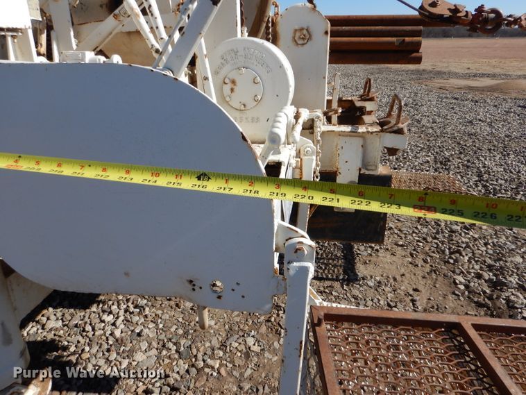 image for item IE9643 1993 Peterbilt 375  drilling rig truck