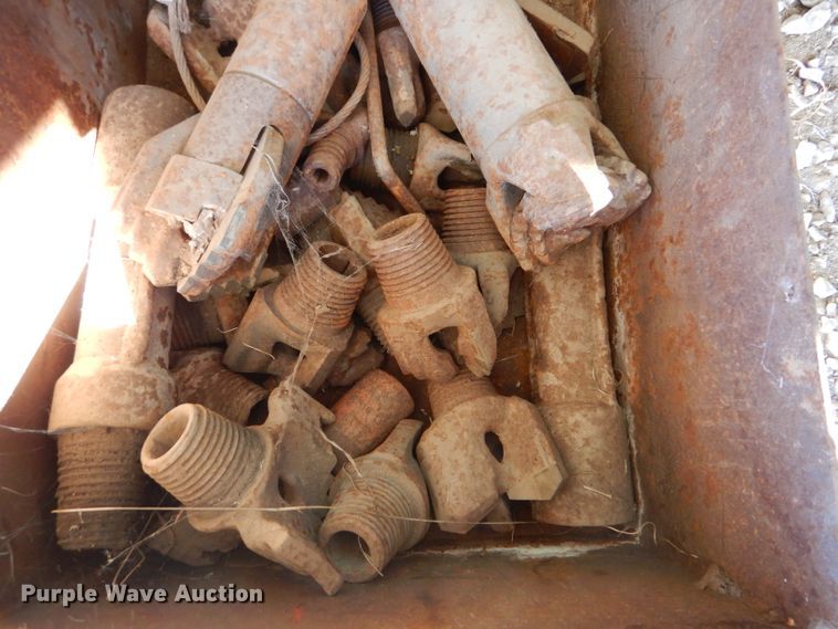 image for item IE9643 1993 Peterbilt 375  drilling rig truck