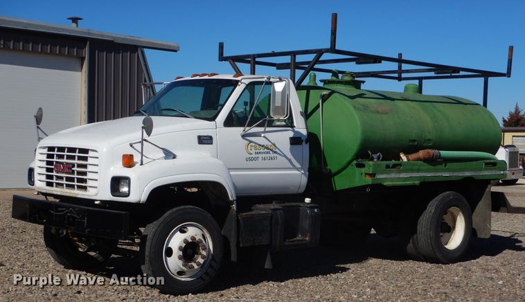 image for item IE9644 1998 GMC C7500  water truck
