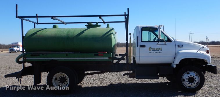 image for item IE9644 1998 GMC C7500  water truck