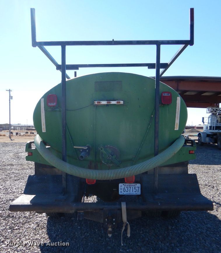 image for item IE9644 1998 GMC C7500  water truck