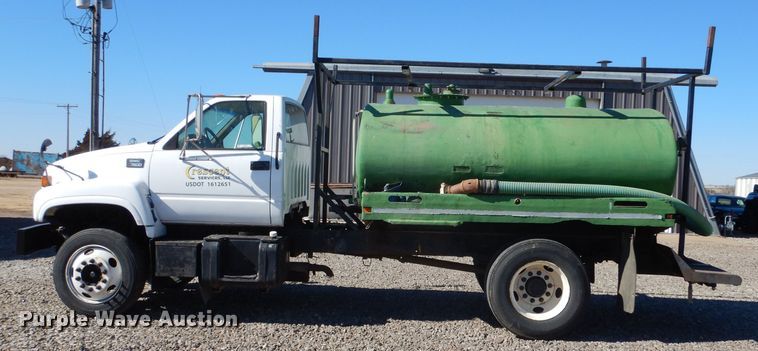 image for item IE9644 1998 GMC C7500  water truck