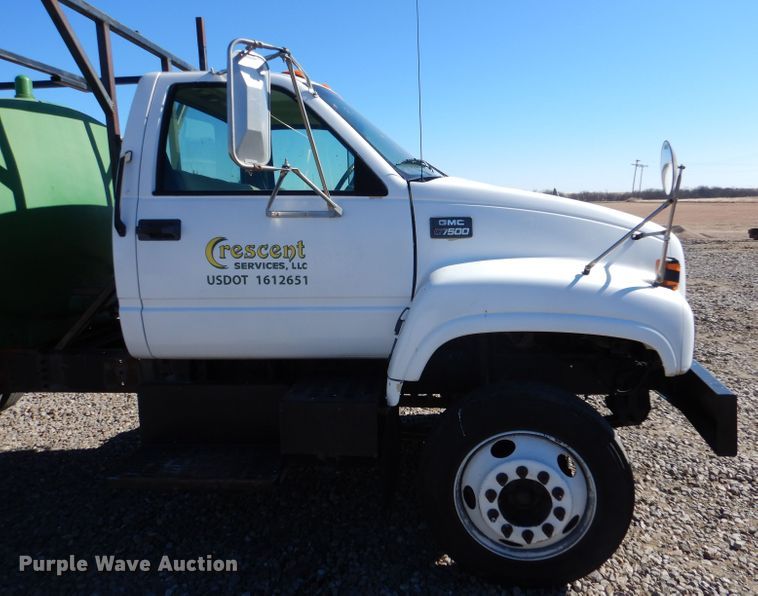 image for item IE9644 1998 GMC C7500  water truck