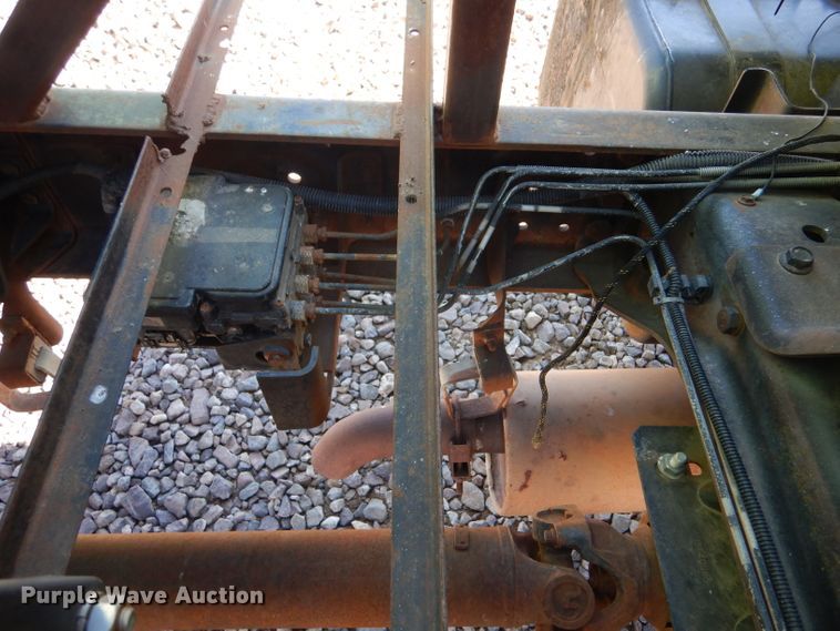 image for item IE9644 1998 GMC C7500  water truck