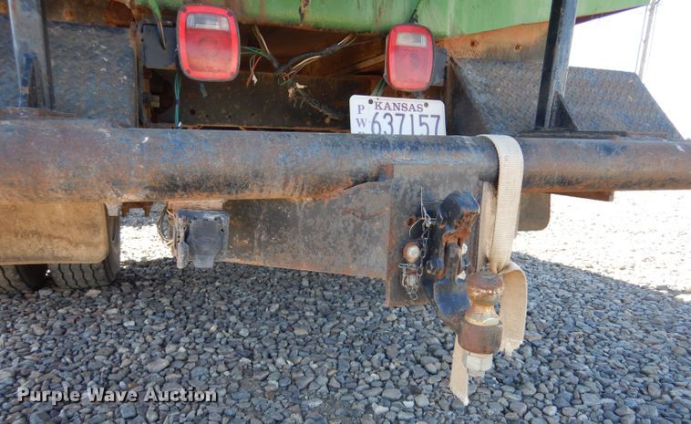 image for item IE9644 1998 GMC C7500  water truck