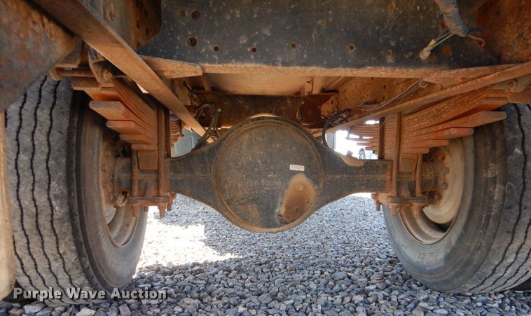 image for item IE9644 1998 GMC C7500  water truck