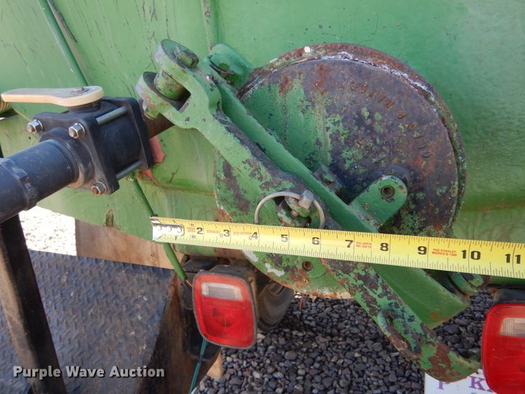 image for item IE9644 1998 GMC C7500  water truck