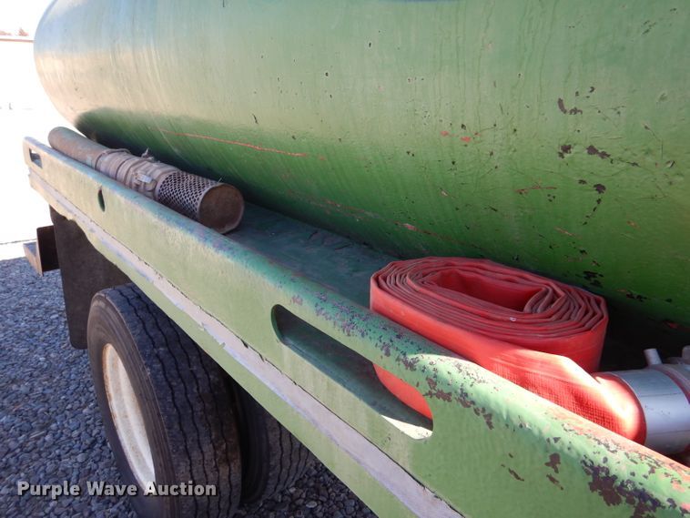 image for item IE9644 1998 GMC C7500  water truck