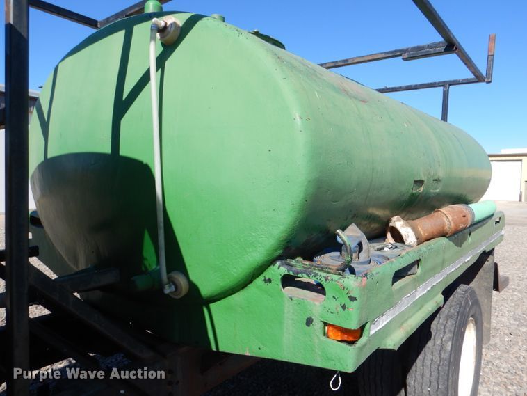 image for item IE9644 1998 GMC C7500  water truck