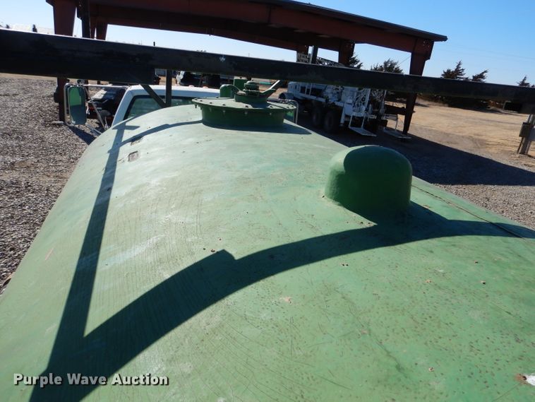 image for item IE9644 1998 GMC C7500  water truck