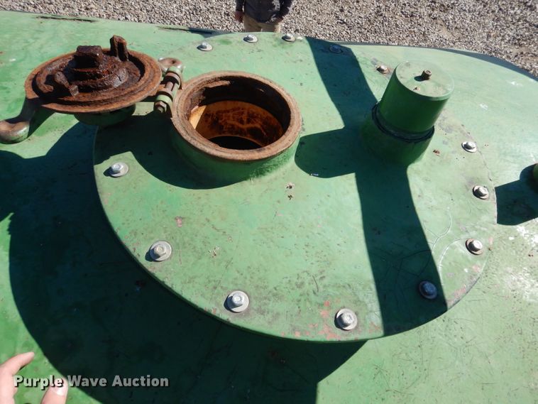 image for item IE9644 1998 GMC C7500  water truck