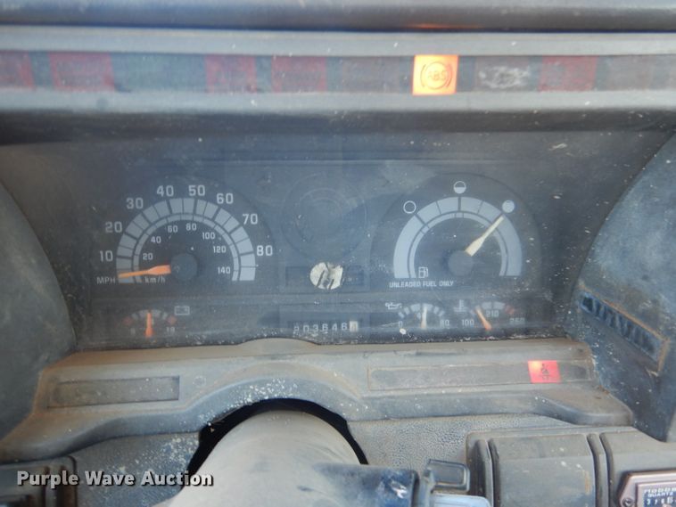 image for item IE9644 1998 GMC C7500  water truck