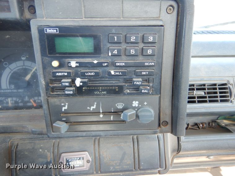 image for item IE9644 1998 GMC C7500  water truck