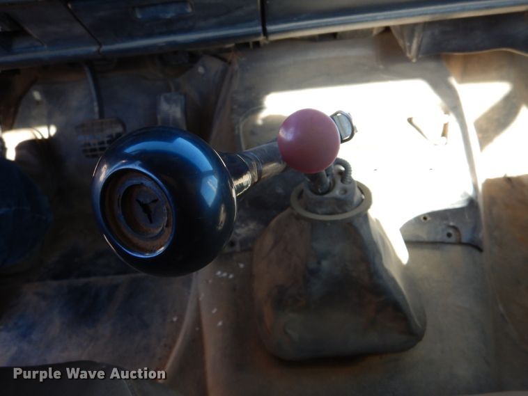 image for item IE9644 1998 GMC C7500  water truck