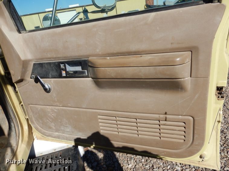 image for item IE9644 1998 GMC C7500  water truck