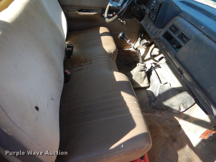 image for item IE9644 1998 GMC C7500  water truck