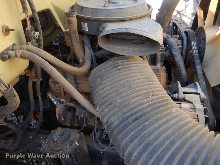 image for item IE9644 1998 GMC C7500  water truck