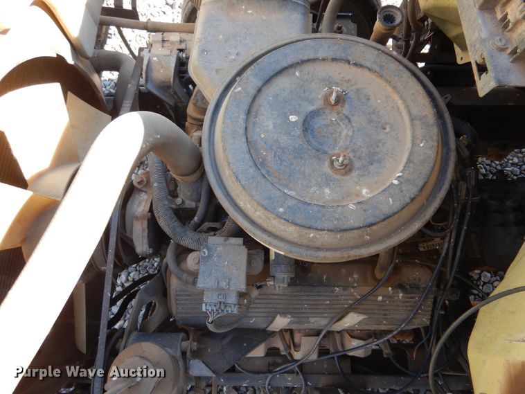 image for item IE9644 1998 GMC C7500  water truck