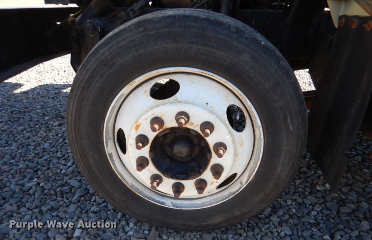 image for item IE9644 1998 GMC C7500  water truck