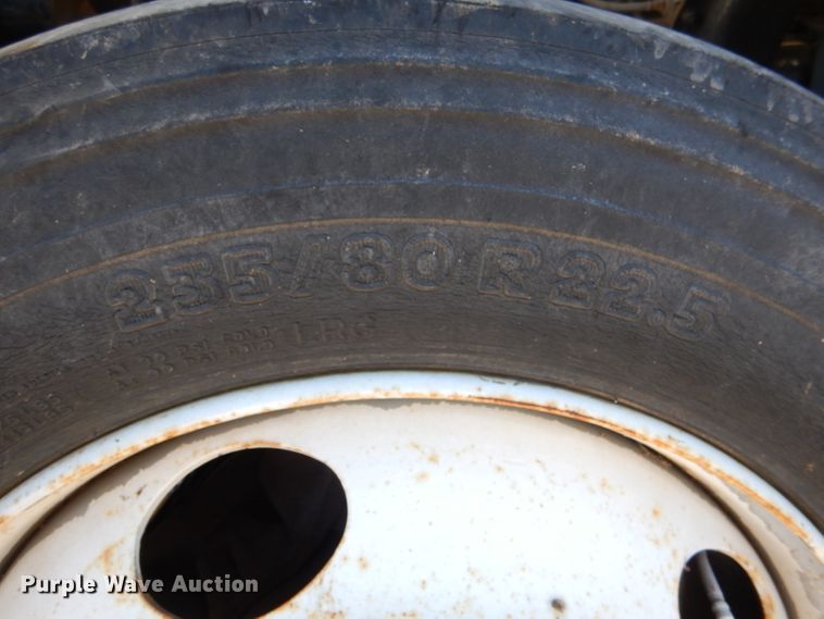 image for item IE9644 1998 GMC C7500  water truck