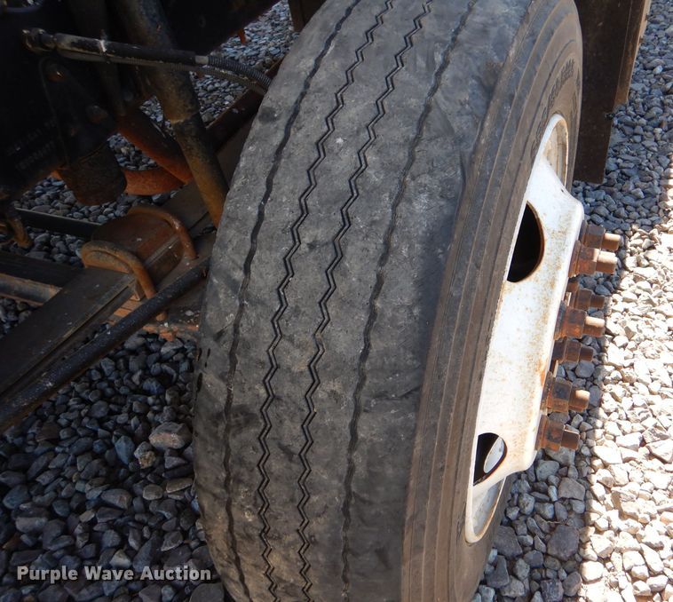 image for item IE9644 1998 GMC C7500  water truck