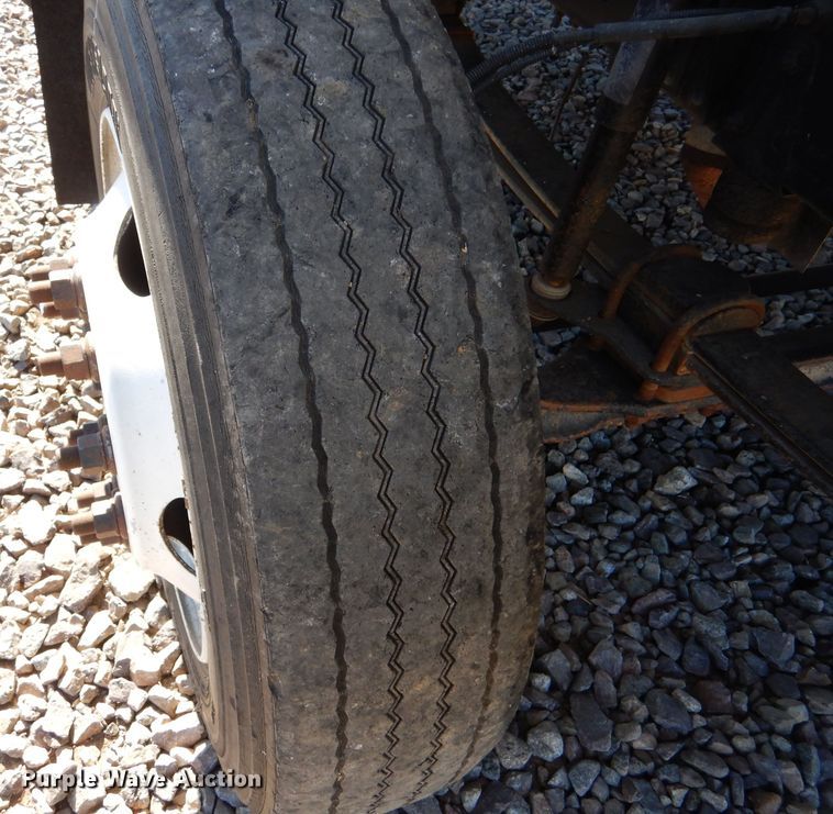 image for item IE9644 1998 GMC C7500  water truck