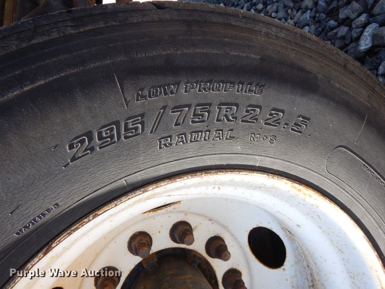 image for item IE9644 1998 GMC C7500  water truck