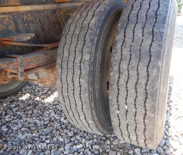 image for item IE9644 1998 GMC C7500  water truck