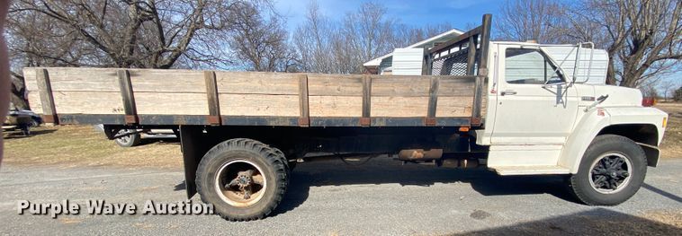 image for item IG9713 1984 Ford F800  dump flatbed truck