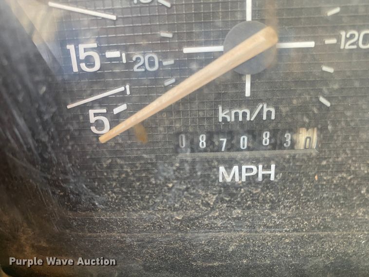 image for item IG9713 1984 Ford F800  dump flatbed truck