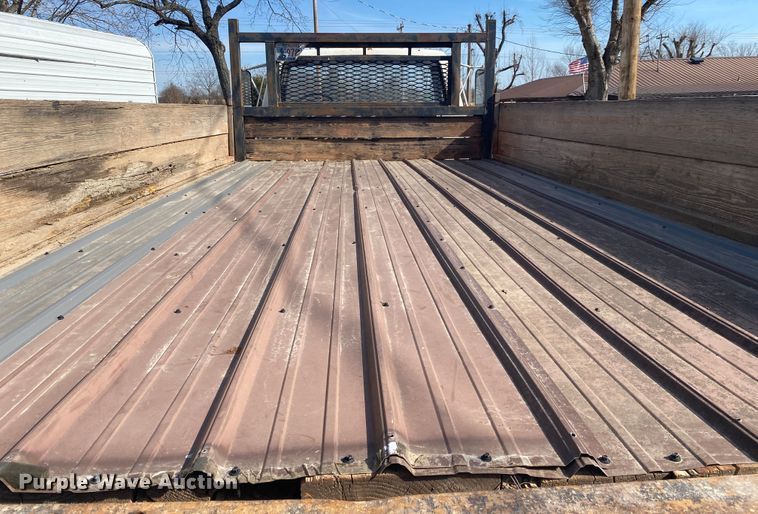 image for item IG9713 1984 Ford F800  dump flatbed truck