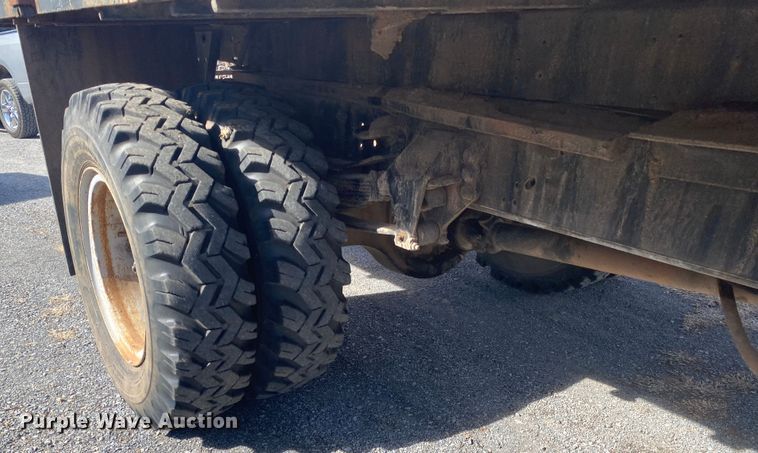 image for item IG9713 1984 Ford F800  dump flatbed truck