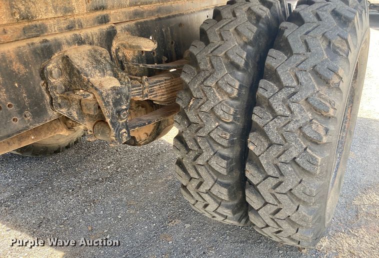 image for item IG9713 1984 Ford F800  dump flatbed truck