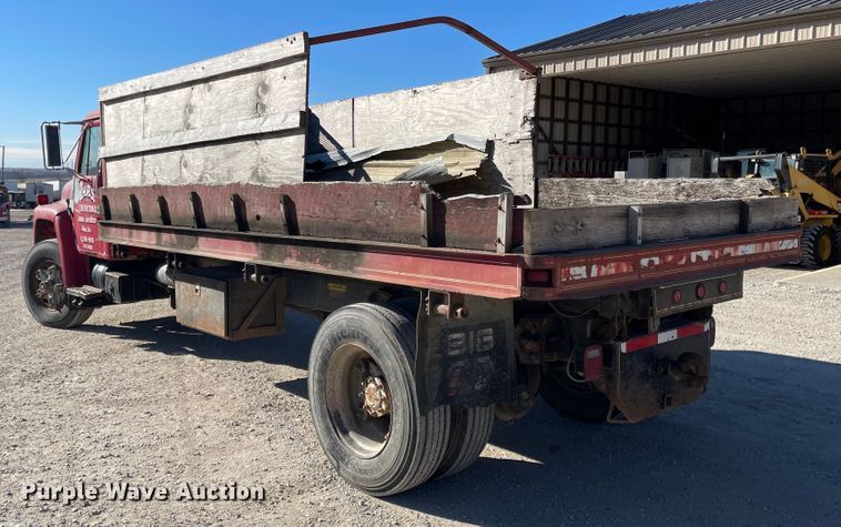 image for item IJ9641 1981 International 1854  dump flatbed truck