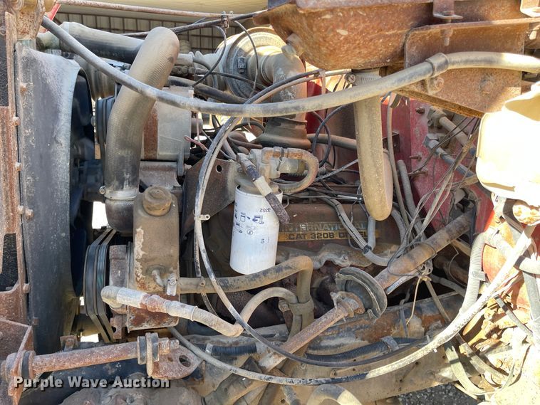 image for item IJ9641 1981 International 1854  dump flatbed truck