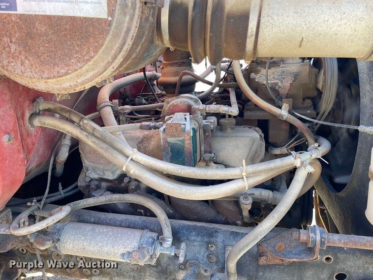 image for item IJ9641 1981 International 1854  dump flatbed truck