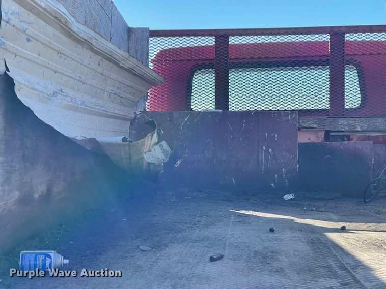 image for item IJ9641 1981 International 1854  dump flatbed truck