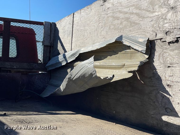 image for item IJ9641 1981 International 1854  dump flatbed truck