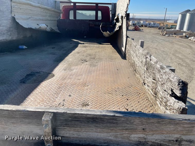 image for item IJ9641 1981 International 1854  dump flatbed truck